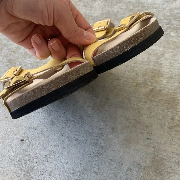 Cliffs by White Mountain Gionna Yellow Sandals - Picture 7 of 11